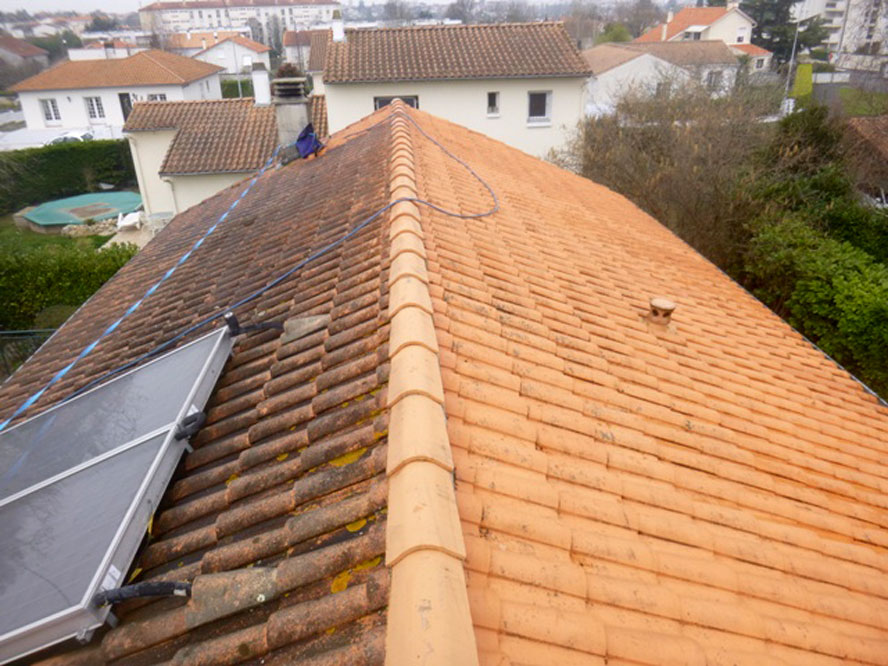 Traiter son toit avec l'anti-mousse Algimousse